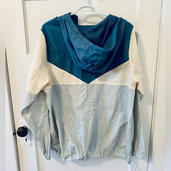 Volcom Windbreaker - Picture 2 of 3